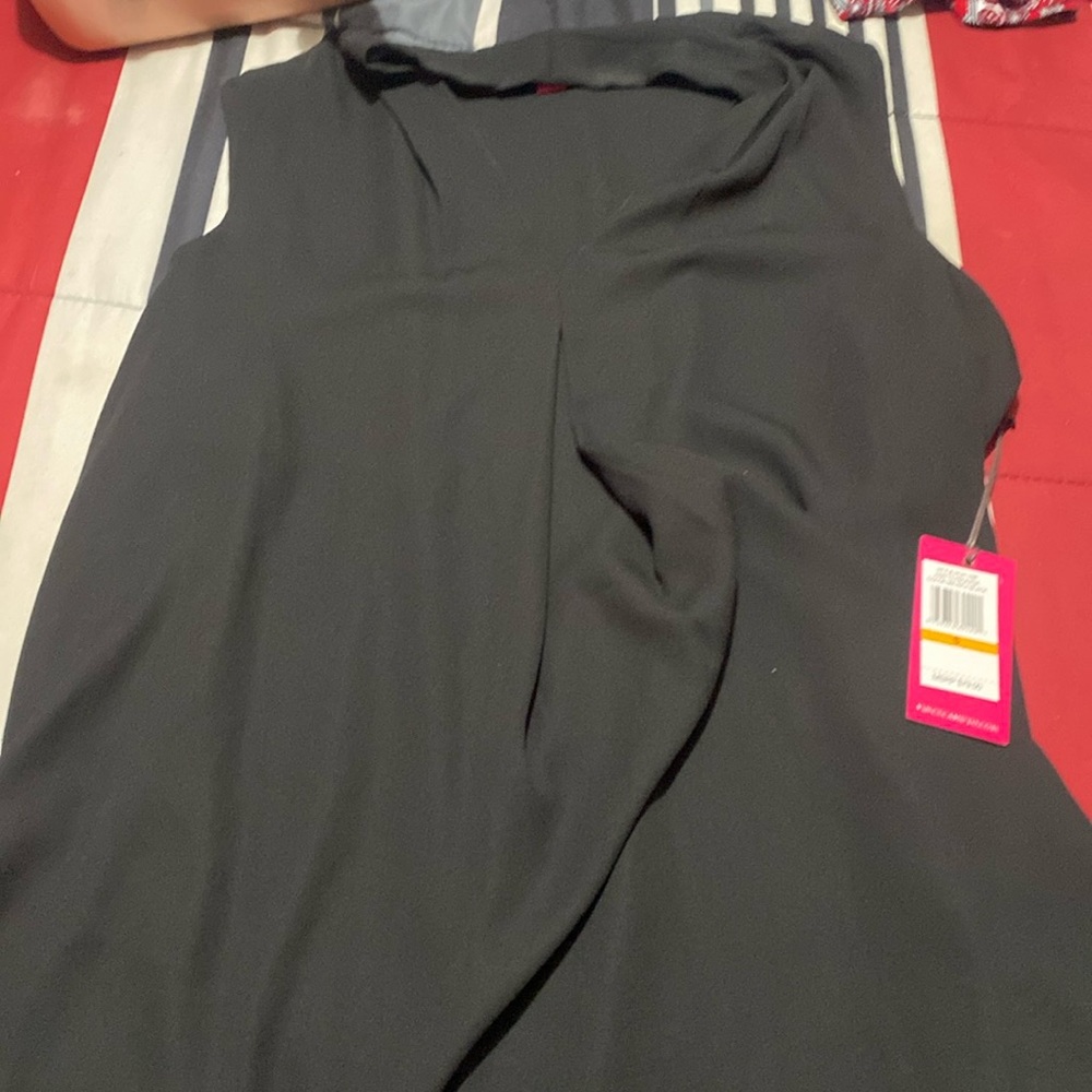 Vince Camuto size small new with tag